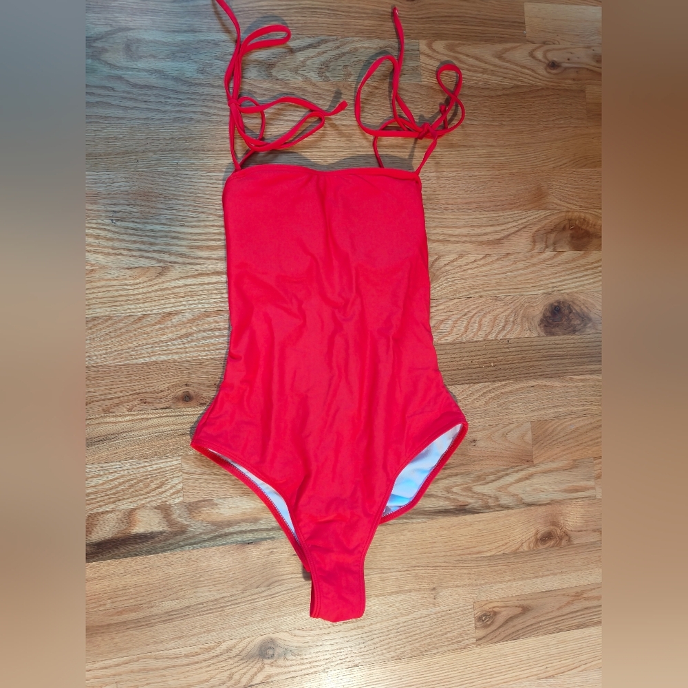Red One-Piece Swimsuit With Butt Scrunch